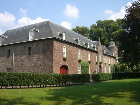 Bergen : Kasteel Well, Vorburg